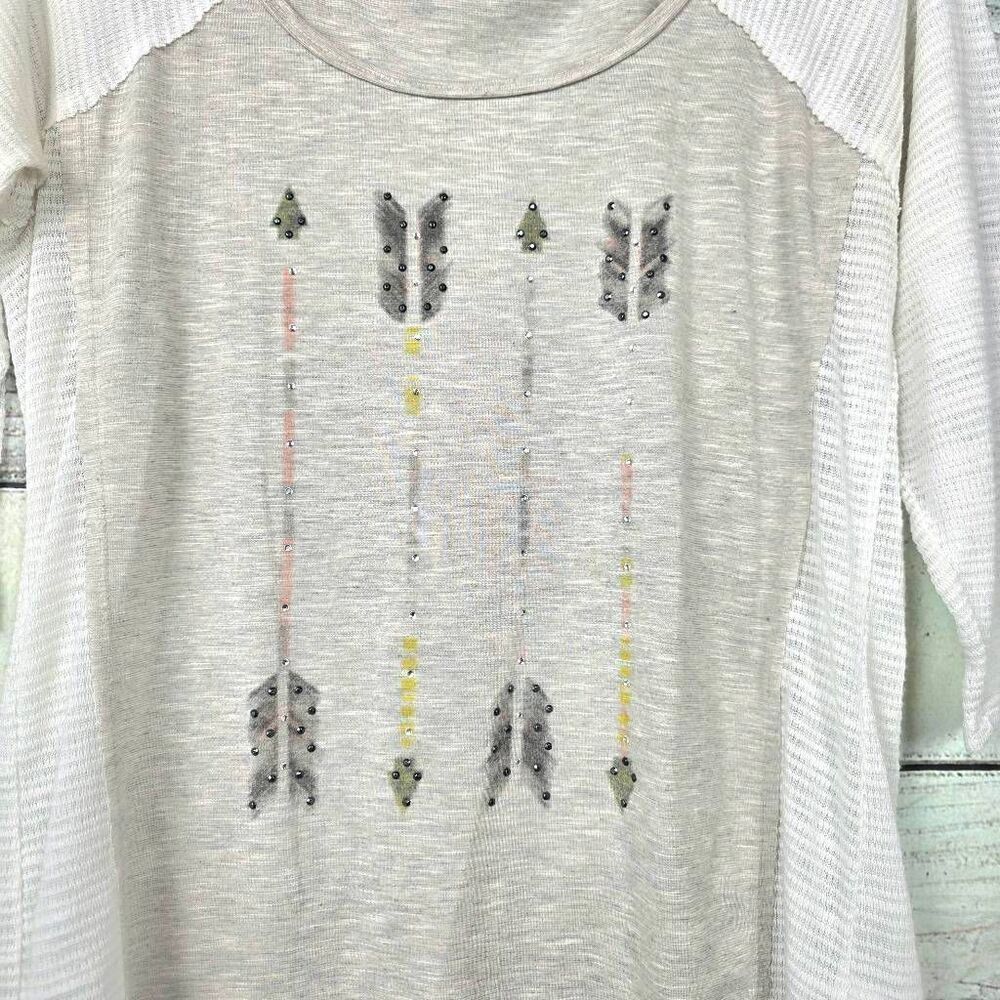 Maurices Arrow Print Raglan Top Womens XL Neutral - Picture 2 of 6